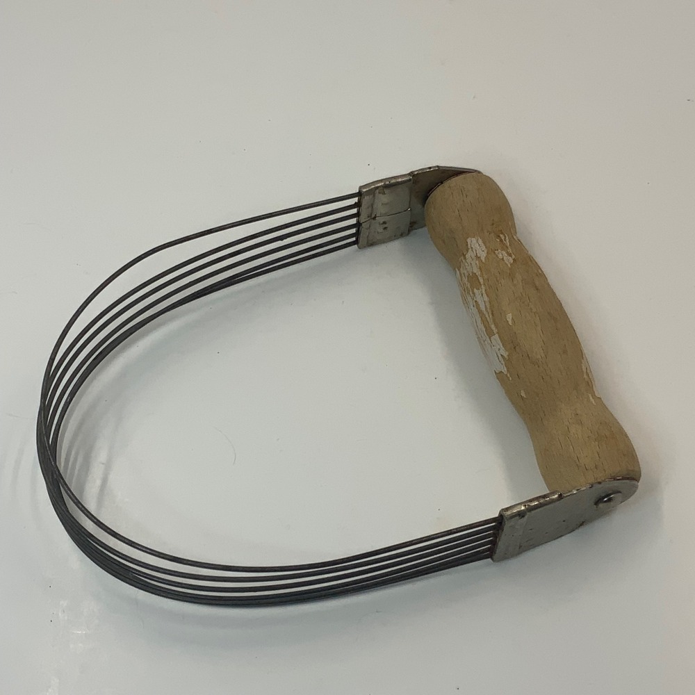 Vintage Androck Pastry Blender Wooden Handle 5 Wire Dough Cutter Made in USA